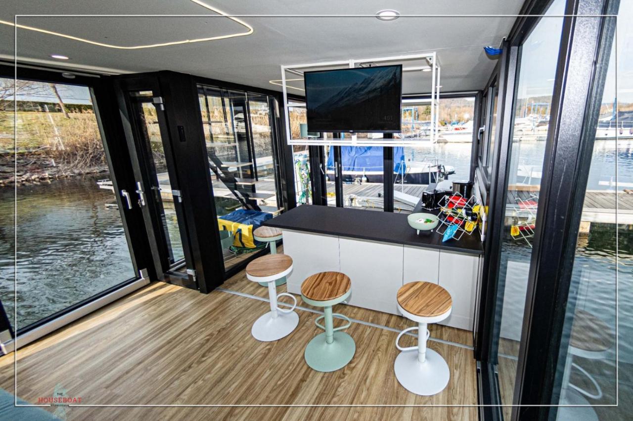 Отель La Dolce Vita House Boat Lisanza Экстерьер фото